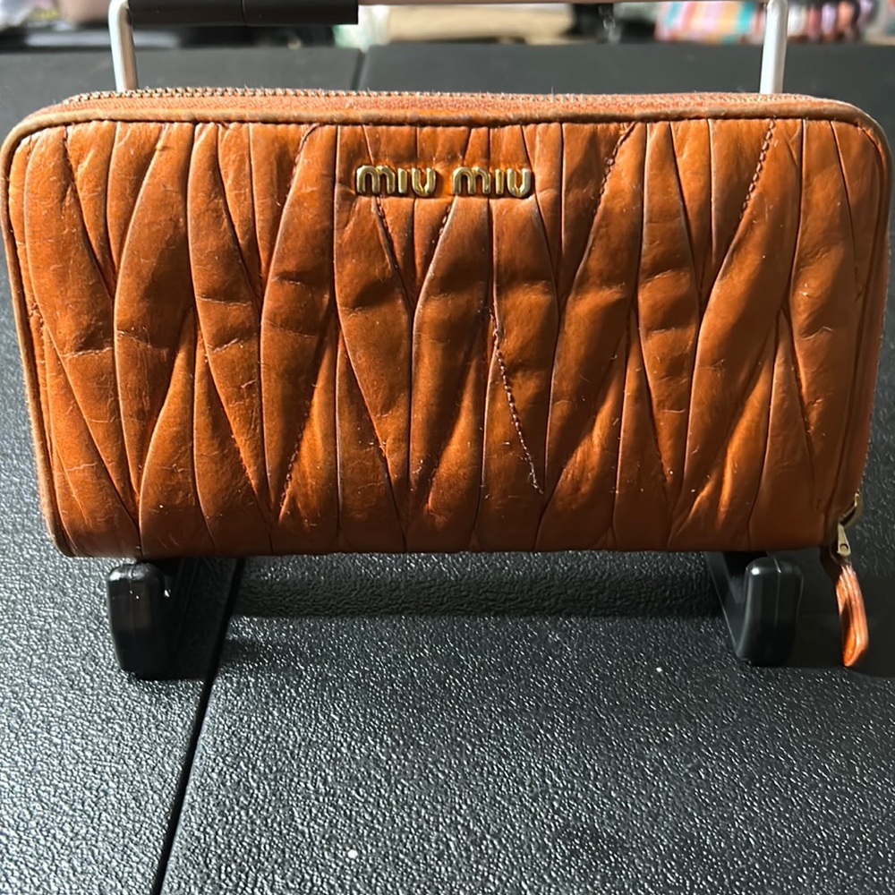 Miu Miu Leather Wallet 💖❤️‍🔥🔥🔥